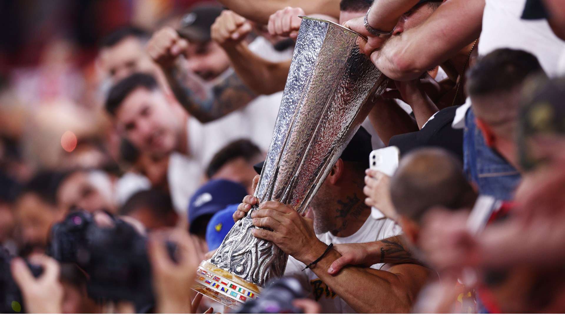 他指导球队 他指导球队